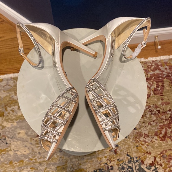 Badgley Mischka Wedding Shoes size 8 - Picture 3 of 8